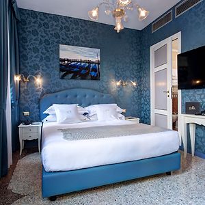Camera standard con letto king size